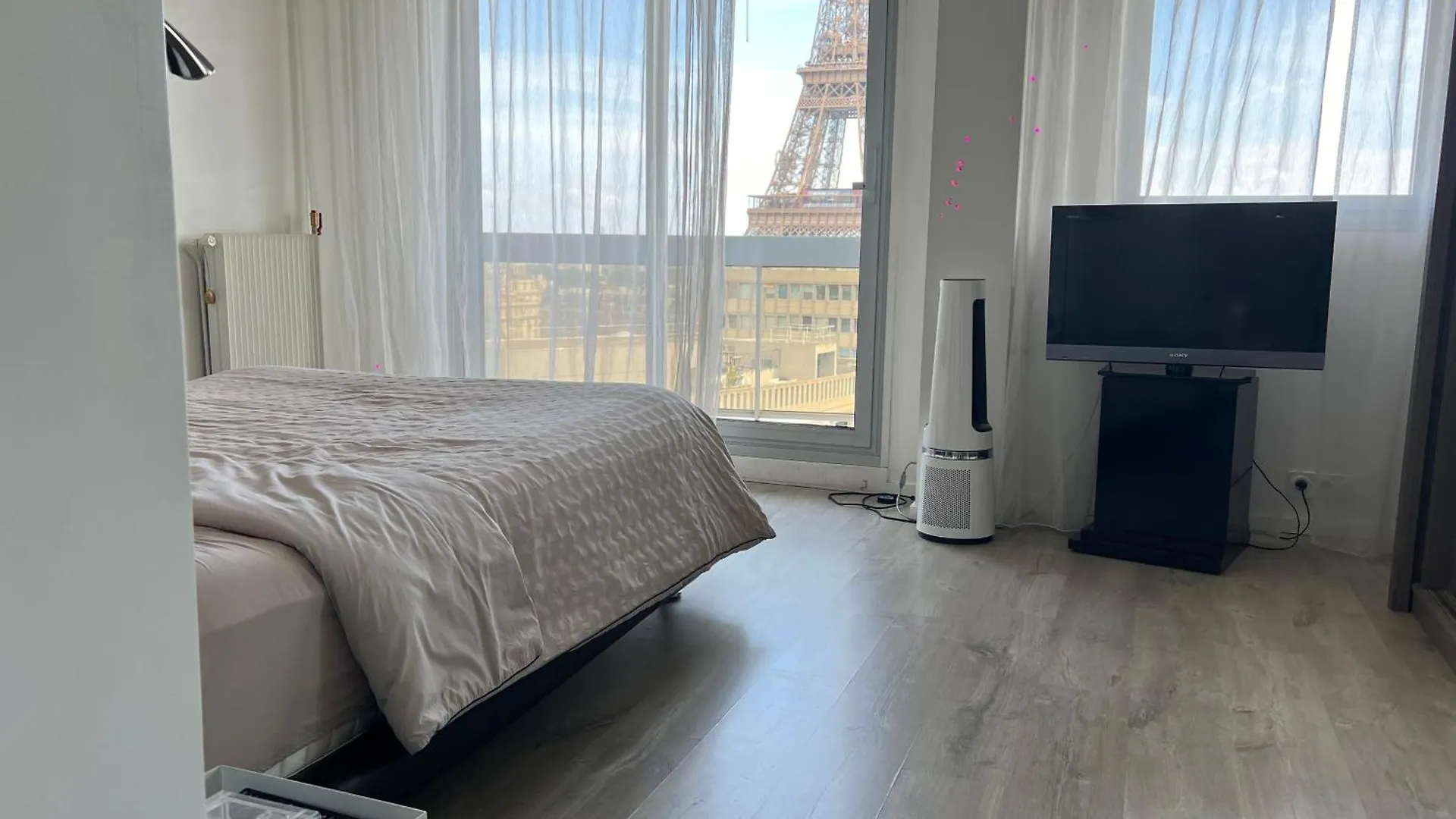 Eiffel Tower Incredible View Apartment Paris 0*,  France